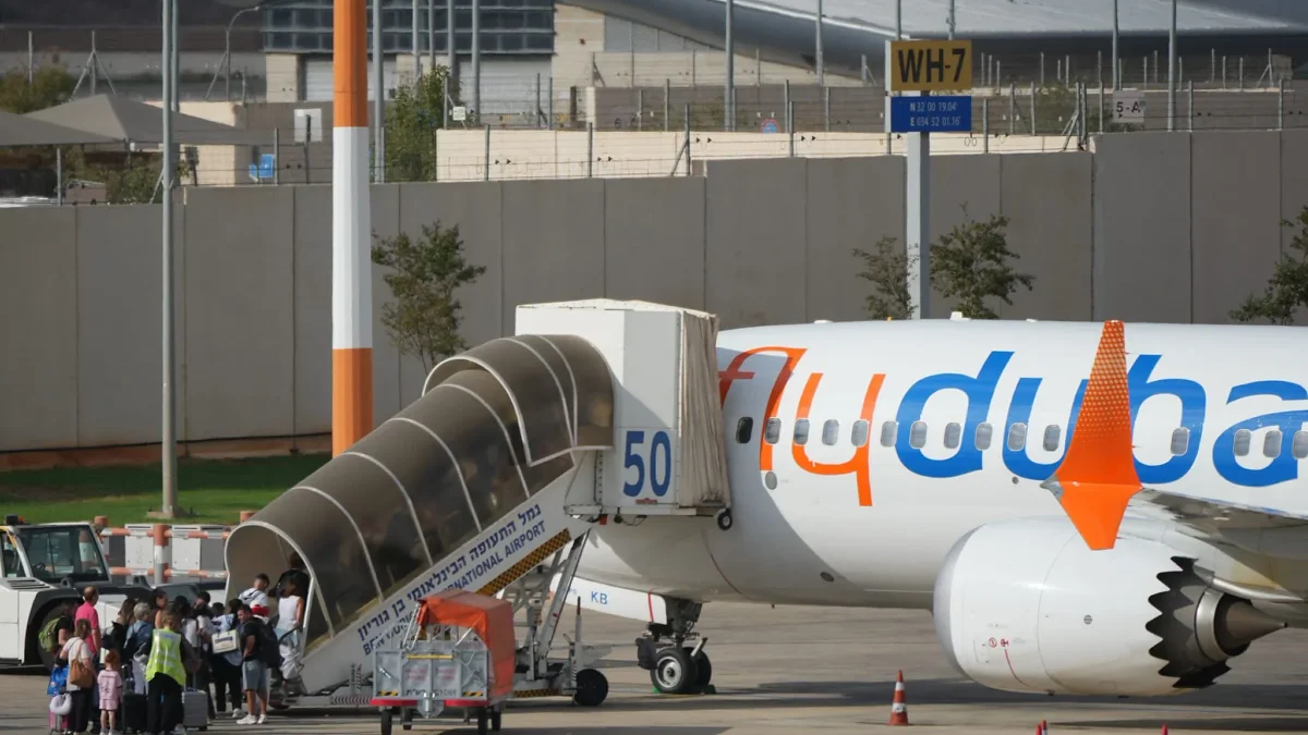 Avión de FlyDubai en el Aeropuerto Internacional de Dubái