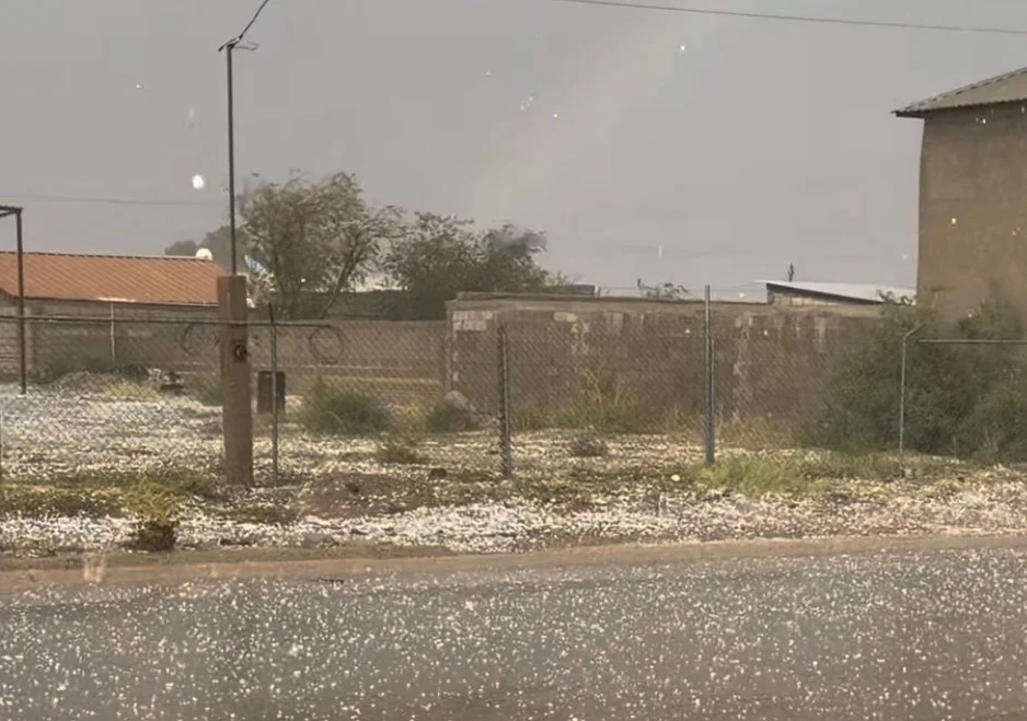Lluvia y caída de granizo en sectores de Ciudad Juárez