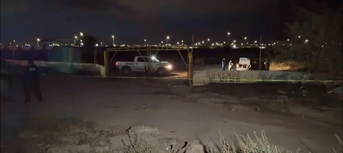 Vehículo asegurado tras el hallazgo de un cadáver en Riberas del Bravo de Ciudad Juárez