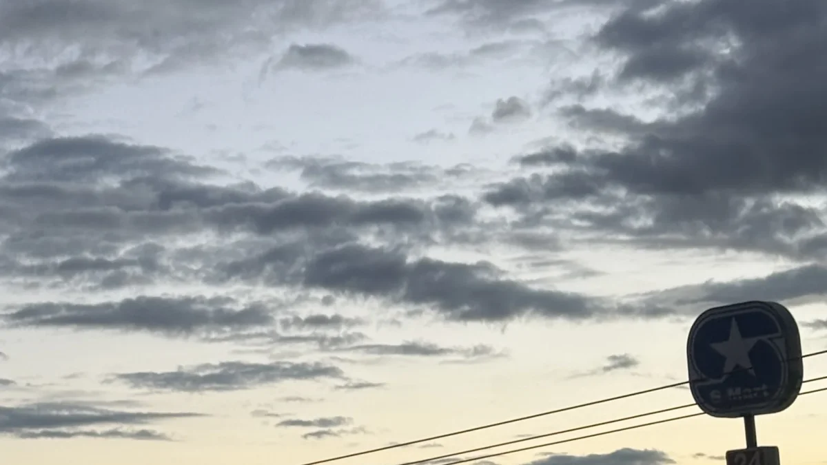 Pronóstico del clima soleado para Ciudad Juárez con temperatura de 16 grados durante la madrugada