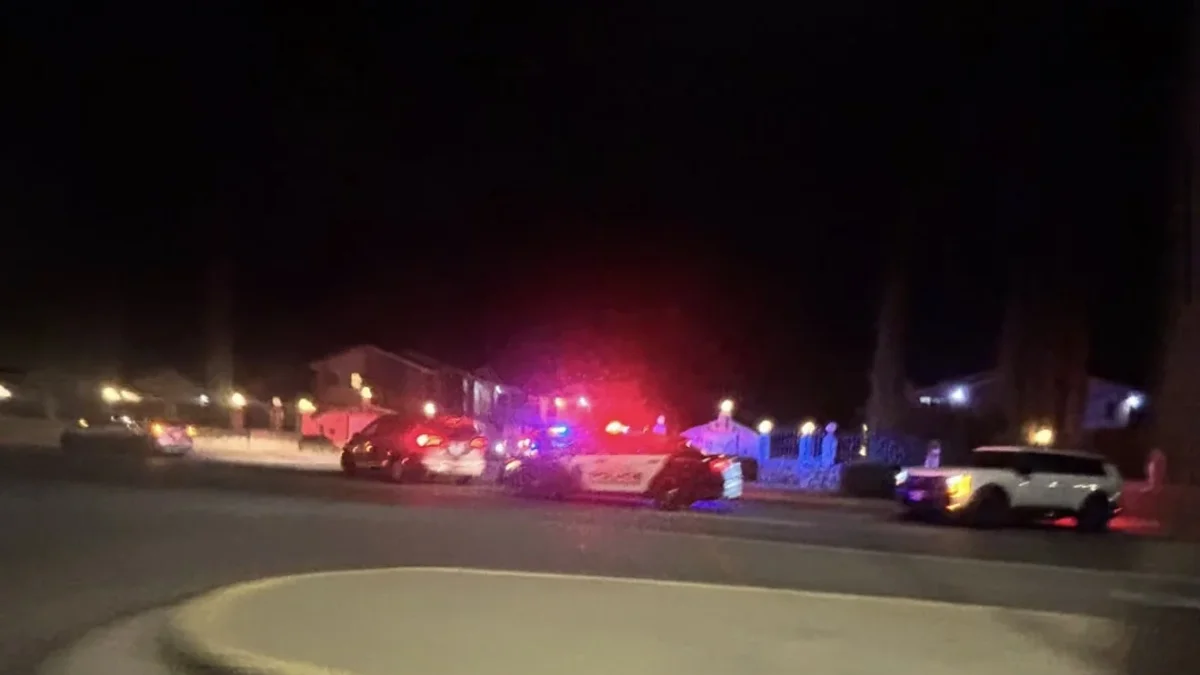 Movilización policiaca en apartamentos Dieter Pines de El Paso