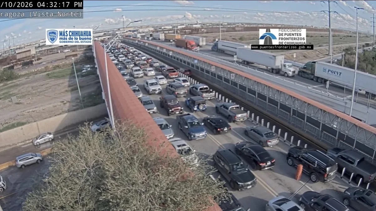 Filas de vehículos en cruces internacionales de El Paso hacia Ciudad Juárez