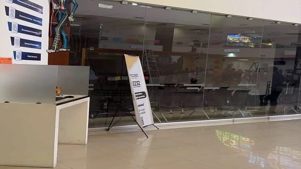Oficinas sin energía eléctrica en Pueblito Mexicano de Ciudad Juárez