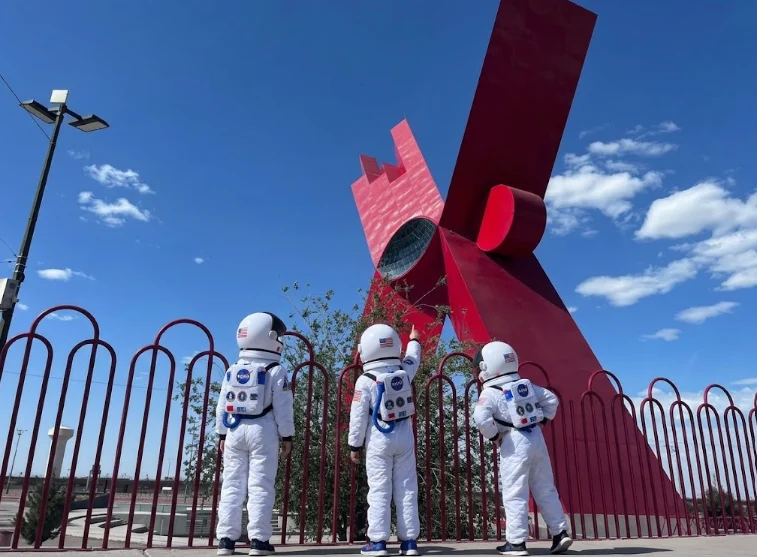 Anuncio de la charla gratuita de un gerente de la NASA en el Museo La Rodadora de Ciudad Juárez