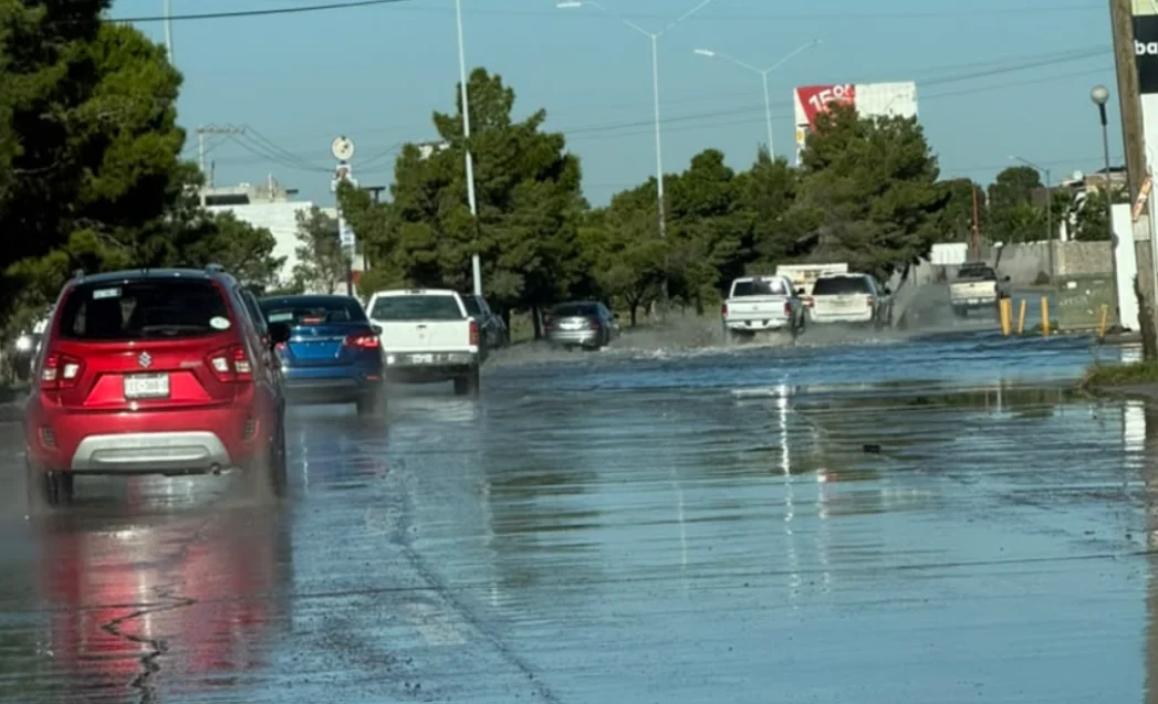 Juárez sigue entre charcos: estas vialidades tienen paso complicado