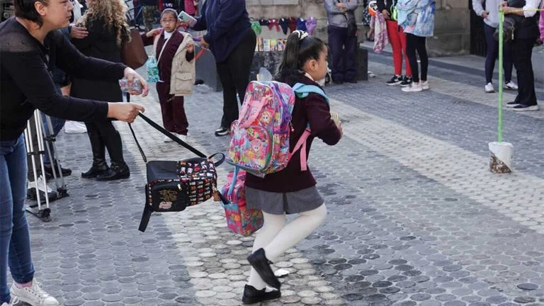 Calendario del megapuente de Día de Muertos para alumnos de educación básica en 2026