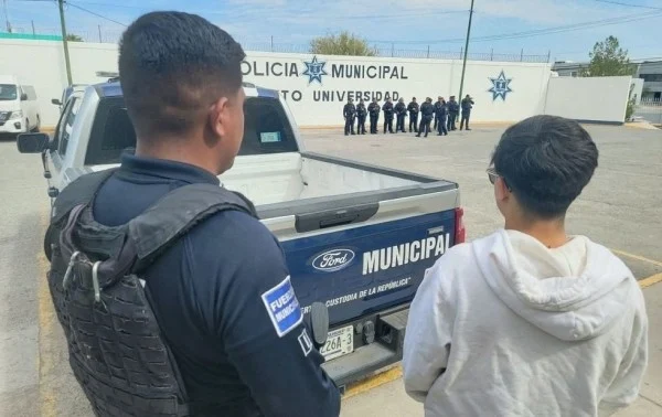 Policías municipales atienden la localización de un adolescente reportado como ausente en Ciudad Juárez