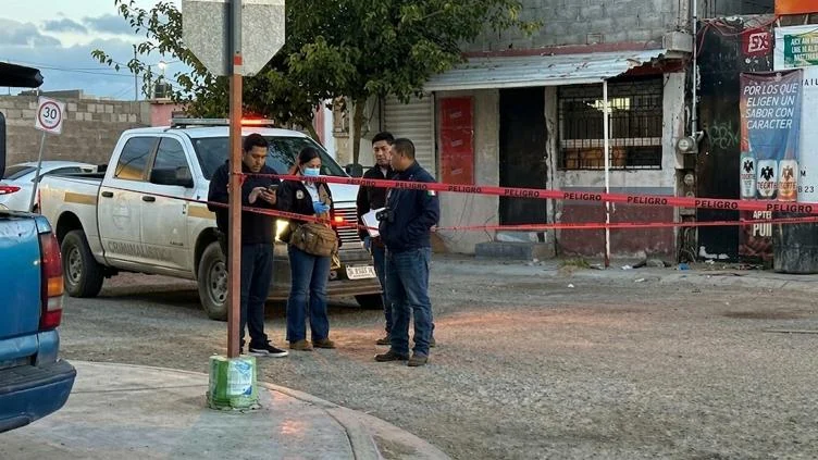 Agentes investigan ataque armado contra una mujer en la colonia Los Alcaldes de Ciudad Juárez