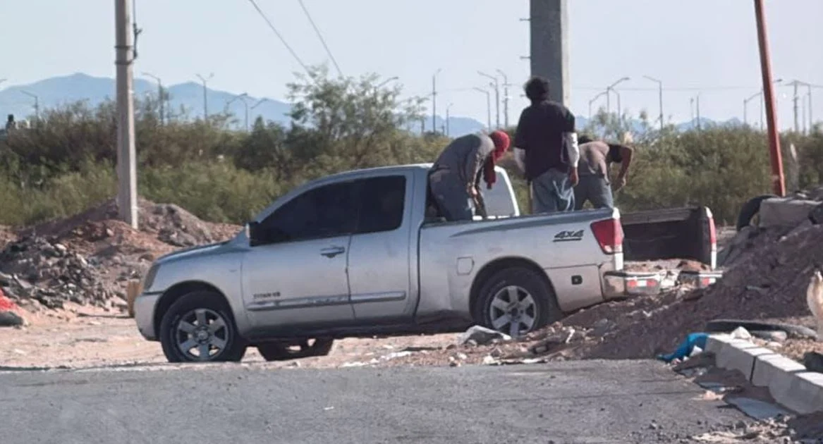 Basura abandonada en un espacio público de Ciudad Juárez