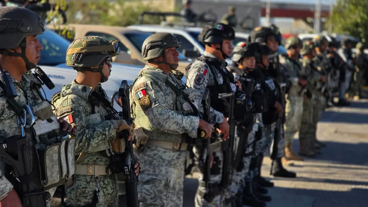 Operativo conjunto de soldados y policías para realizar cateos en Ciudad Juárez