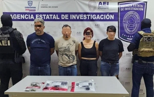 Armas y bolsas con marihuana aseguradas en la colonia Luis Echeverría de Ciudad Juárez