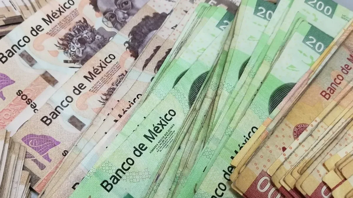 Trabajadores de maquiladora en Ciudad Juárez durante una jornada laboral