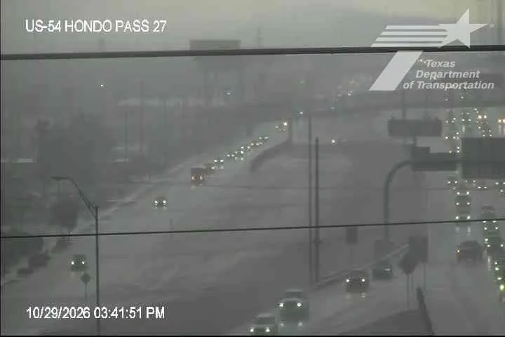 Inundaciones por lluvias en calles del noreste de El Paso y la carretera US 54