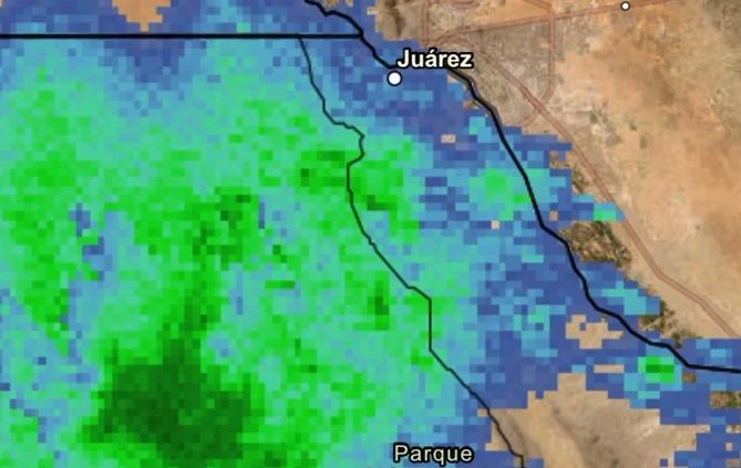 Nubes de tormenta sobre Ciudad Juárez ante pronóstico de lluvia, viento y posible granizo