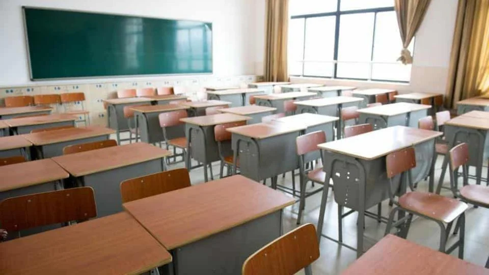 Salón de clases vacío durante el puente por Día de Muertos en Chihuahua