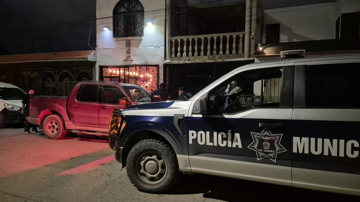 Operativo policial tras atraco a una tienda en la colonia El Fortín de Ciudad Juárez