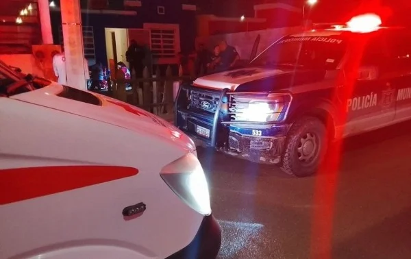 Patrulla de la Policía Municipal durante atención de emergencia en Ciudad Juárez