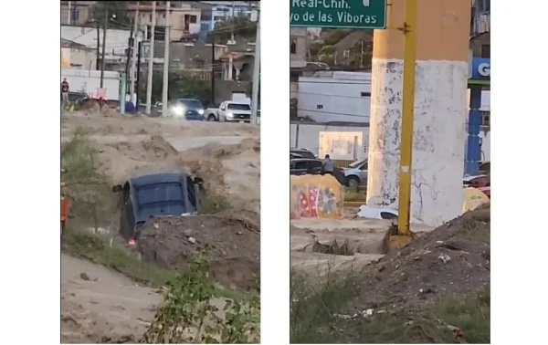 Camioneta atrapada en una corriente de agua tras las lluvias en Ciudad Juárez