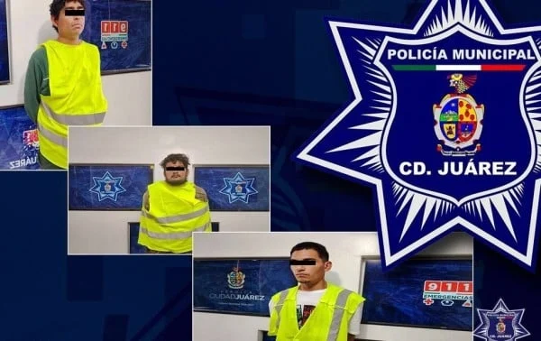 Agentes municipales durante un operativo de vigilancia en Ciudad Juárez