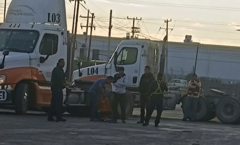 Ambulancia atiende accidente de una guardia en maquila de Ciudad Juárez