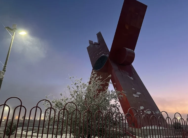 Amanecer frío y cielo despejado en Ciudad Juárez