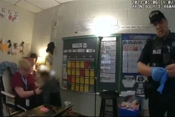 Escuela primaria Richneck donde un niño disparó contra su maestra en Virginia