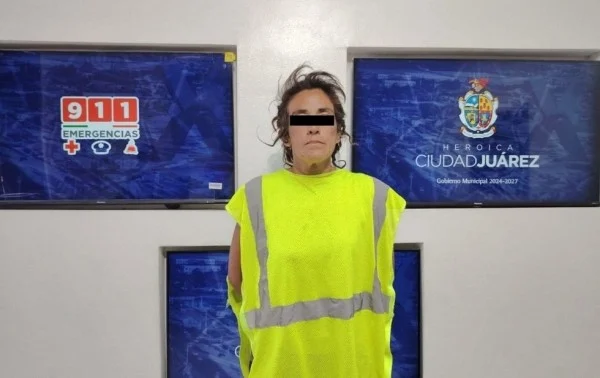Arma hechiza y cartuchos asegurados por policías municipales en Riberas del Bravo