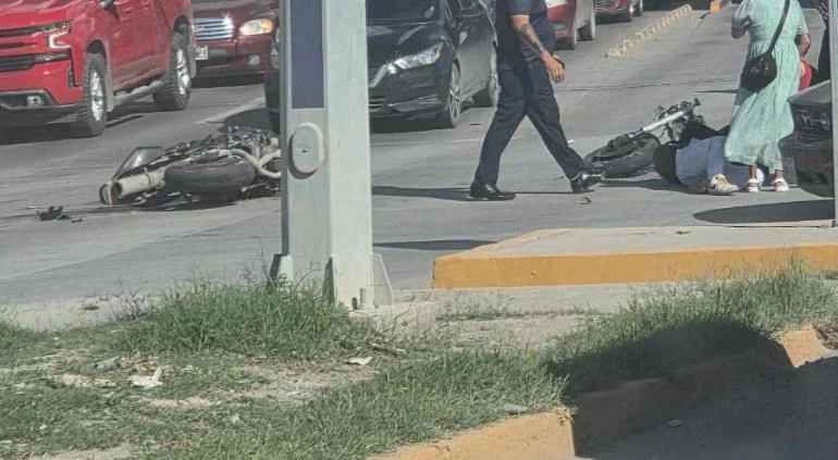 Accidente de motociclista en el bulevar Zaragoza y la calle Capulín de Ciudad Juárez