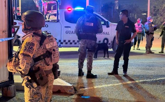 Escena resguardada tras agresión armada en Parajes del Sur, Ciudad Juárez