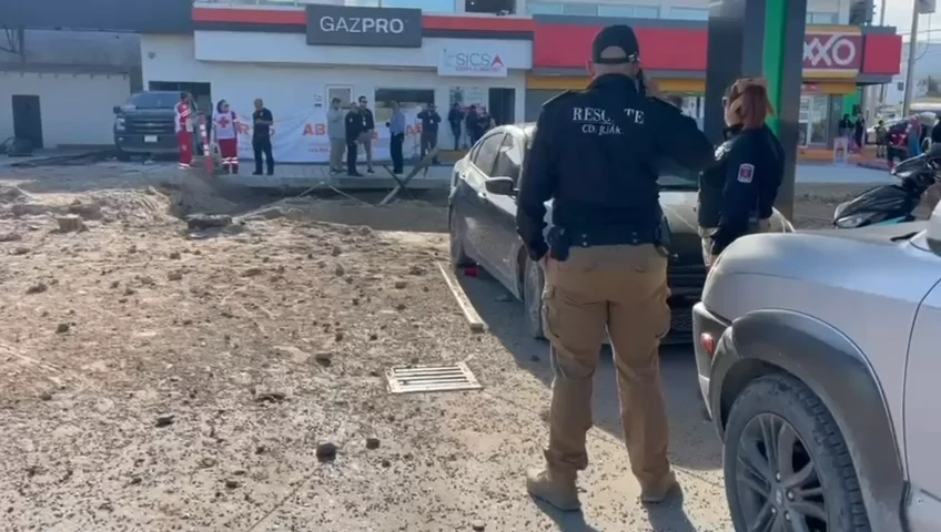 Estación de servicio donde ocurrió una explosión durante trabajos de remodelación en Ciudad Juárez